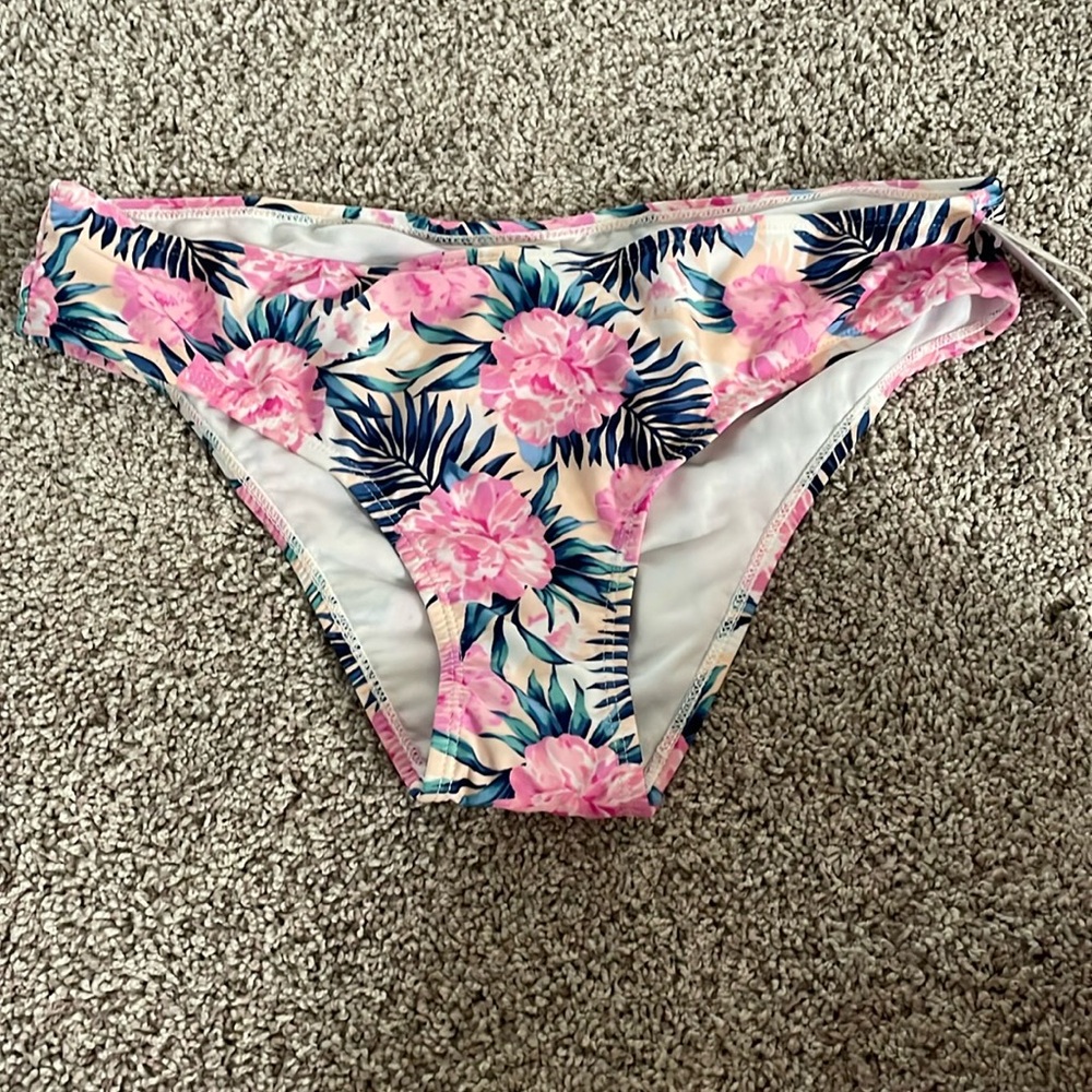 Floral Hot Water ruched bikini bottom.